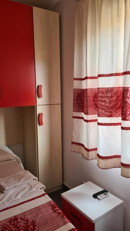 Red & Blue Rooms Olbia Exterior foto